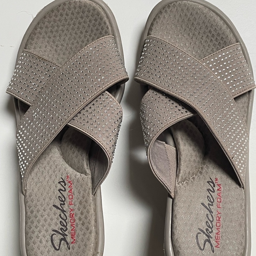 Gently Loved ❤️Skechers Women's Sandals W/ Memory Foam
